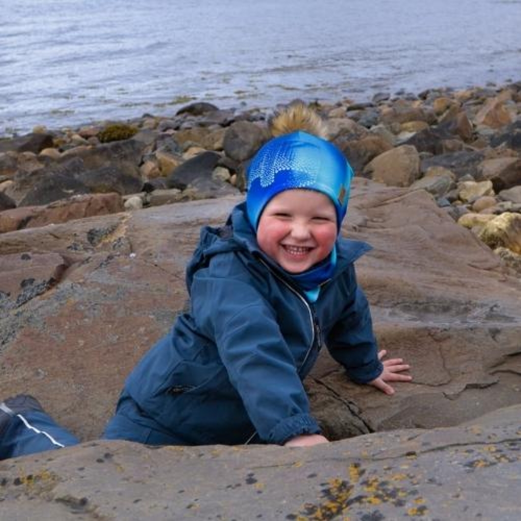 Kids Northern Lights Lue med knyting og dusk