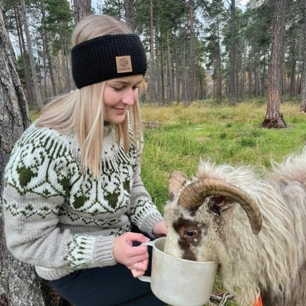 Laslettind Black Headband